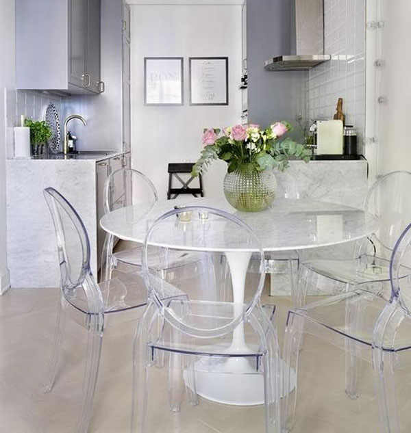 مدل میز ناهارخوری سفید با صندلی های شیشه ای