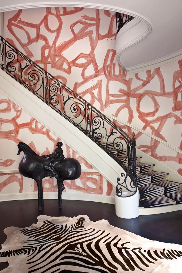 تزیین راه پله با استفاده از رنگ کردن دیواره راه پله