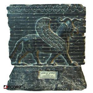 مجسمه تندیس و پیکره شهریار مدل کتیبه آجری شیر افسانه ای کد MO340