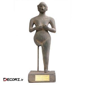 مجسمه تندیس و پیکره شهریار مدل تندیس یک زن کد MO2920