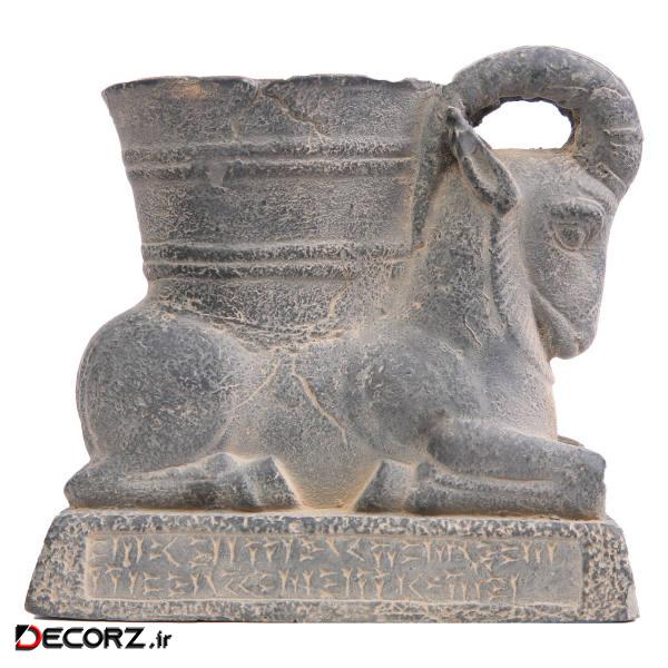 مجسمه تندیس و پیکره شهریار مدل ریتون گاو شاخدار کد MO1850