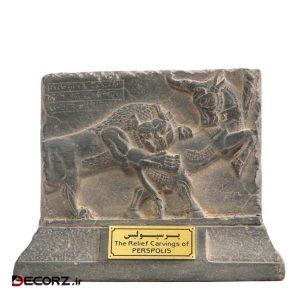 مجسمه تندیس و پیکره شهریار مدل لوح جنگ شیر و گاو پرسپولیس کد MO970