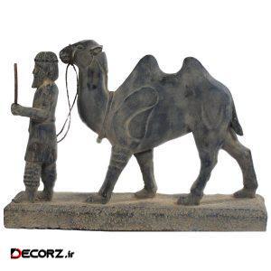 مجسمه تندیس و پیکره شهریار مدل هدیه آور رخجی حجمی کد MO2420