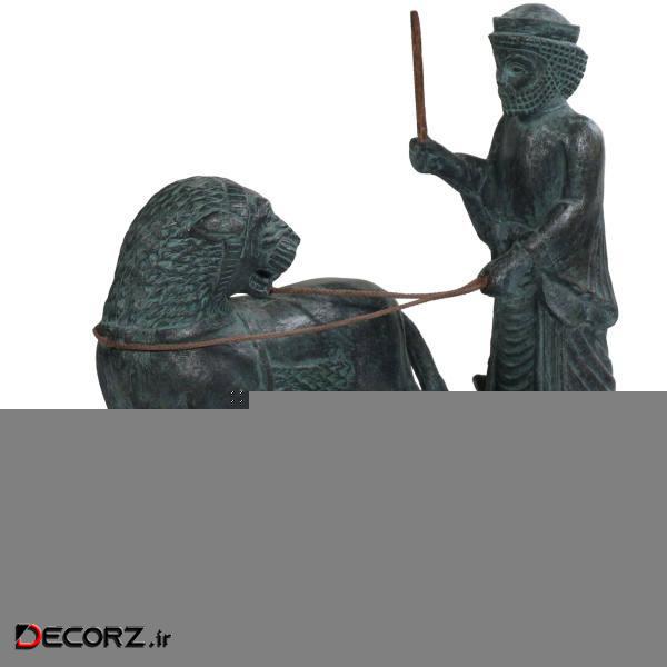 مجسمه تندیس و پیکره شهریار مدل هدیه آور شیر حجمی کد MO2380 مجسمه تندیس و پیکره شهریار مدل هدیه آور شیر حجمی کد MO2380