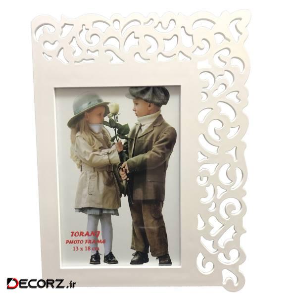 قاب عکس ایرسا مدل پیچک 1 سایز 13×18 سانتی متر قاب عکس ایرسا مدل پیچک 1 سایز 13×18 سانتی متر